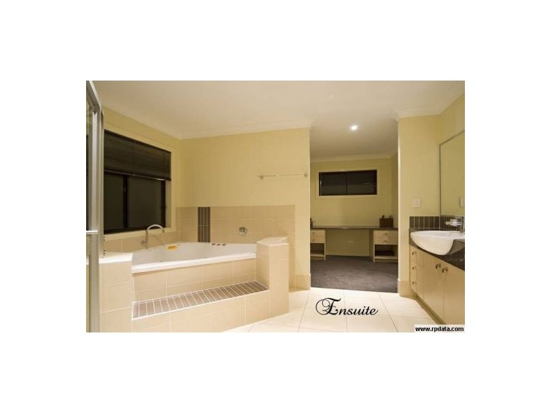 24 Waterville Drive, Thornlands QLD 4164