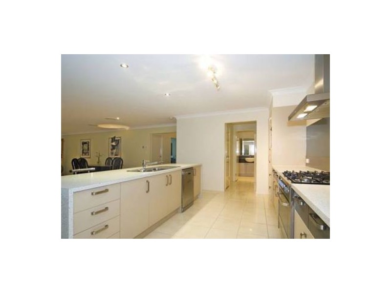 24 Waterville Drive, Thornlands QLD 4164