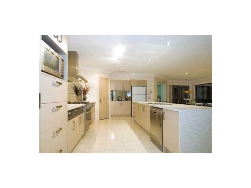 24 Waterville Drive, Thornlands QLD 4164