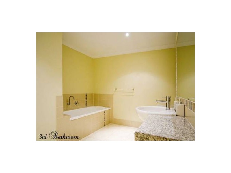 24 Waterville Drive, Thornlands QLD 4164