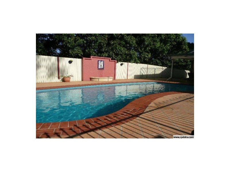 6 Woodrow Place, Cleveland QLD 4163