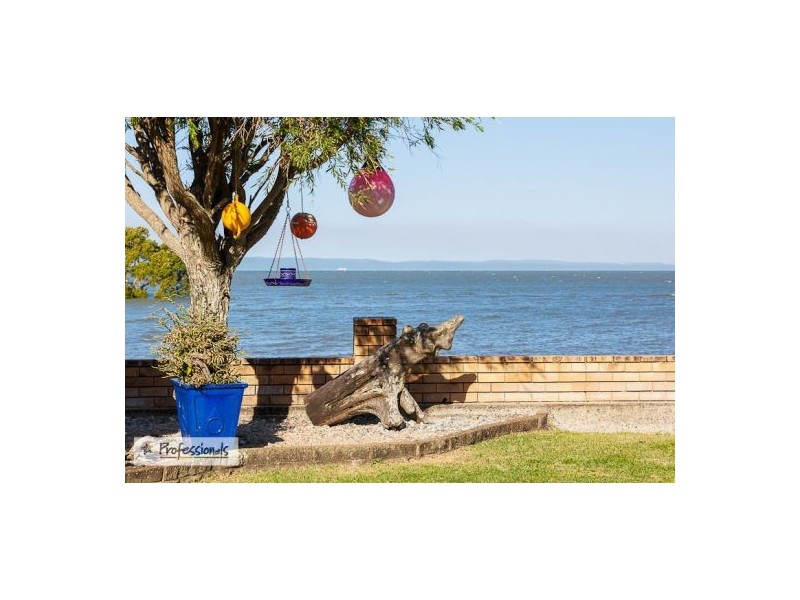 99 Shore Street North, Cleveland QLD 4163