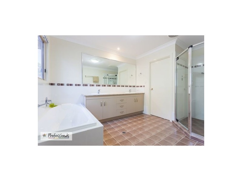 18 Whitby Place, Thornlands QLD 4164
