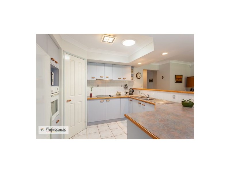 1 Crossley Drive, Wellington Point QLD 4160