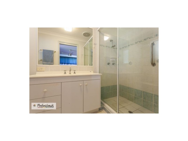 1 Crossley Drive, Wellington Point QLD 4160