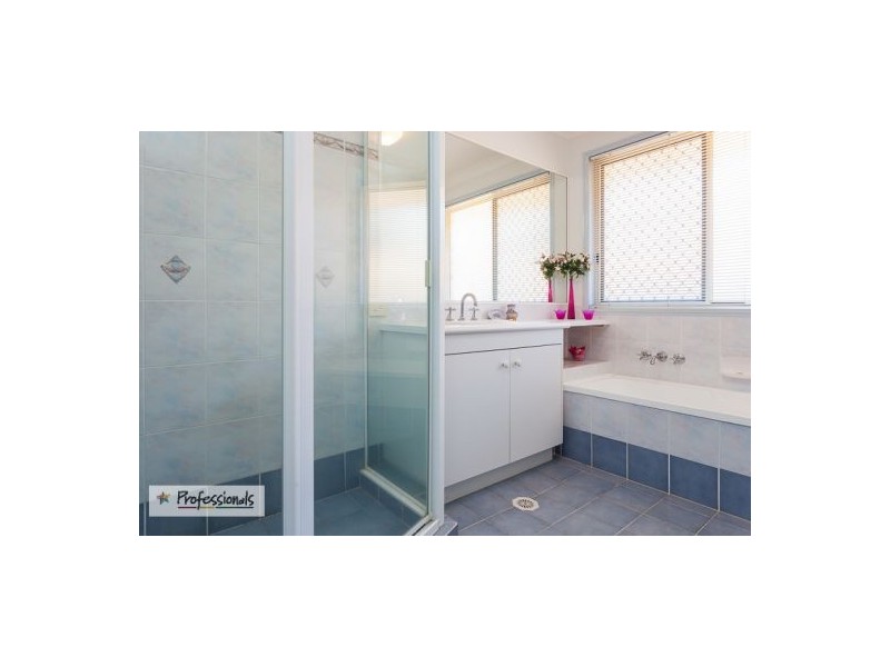 1 Crossley Drive, Wellington Point QLD 4160