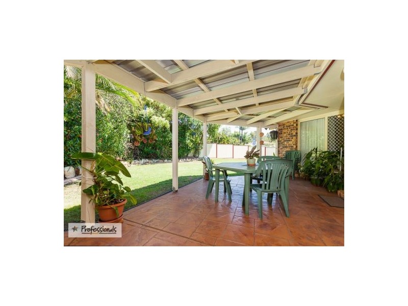 1 Crossley Drive, Wellington Point QLD 4160