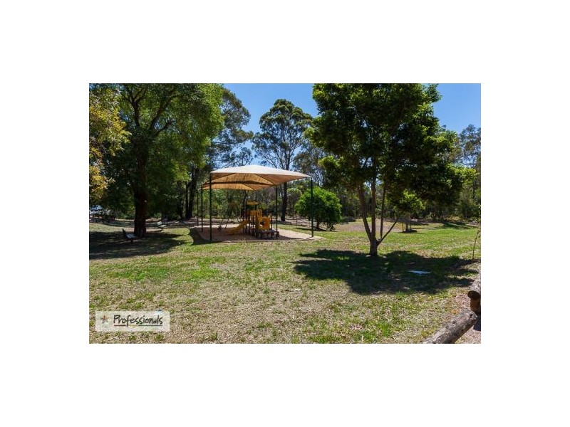 1 Crossley Drive, Wellington Point QLD 4160