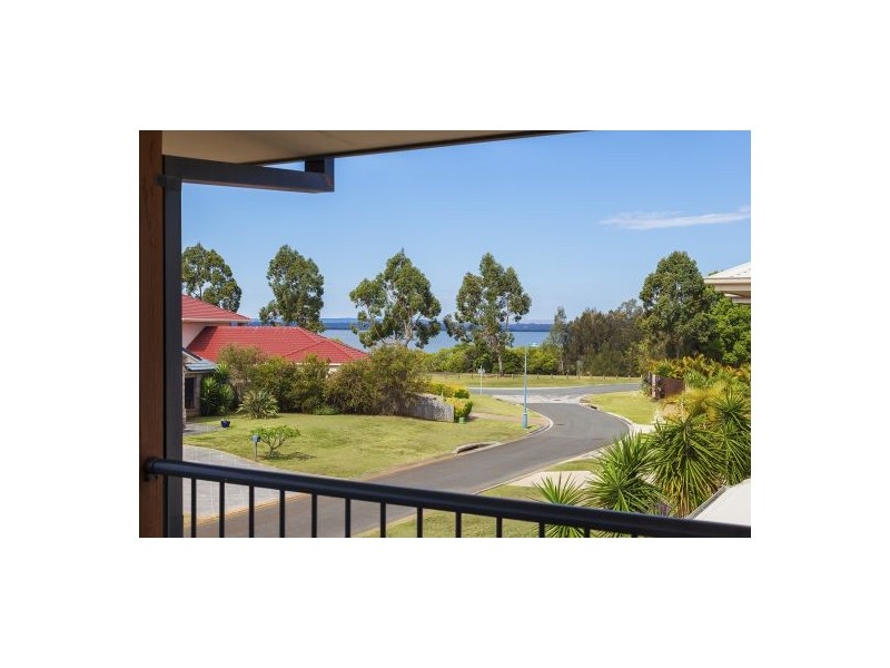 10 St Clair Court, Redland Bay QLD 4165