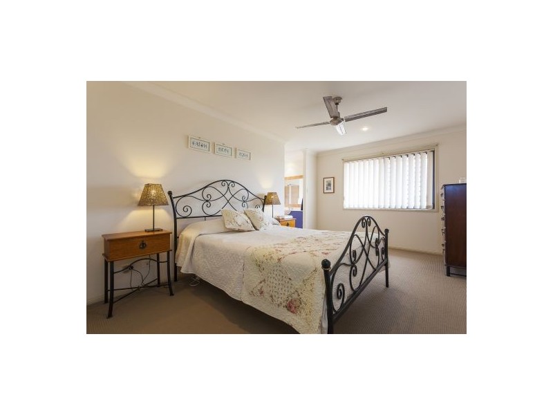 10 St Clair Court, Redland Bay QLD 4165