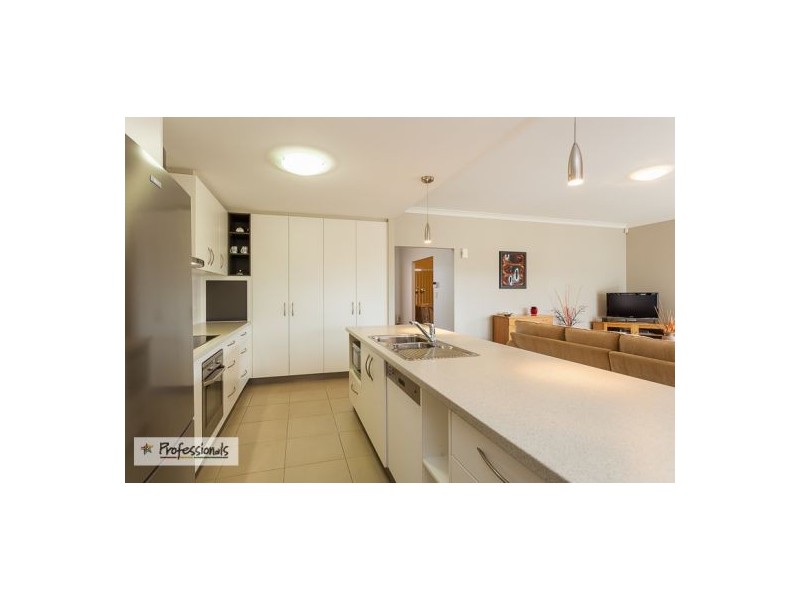 16 Poynter Street, Redland Bay QLD 4165