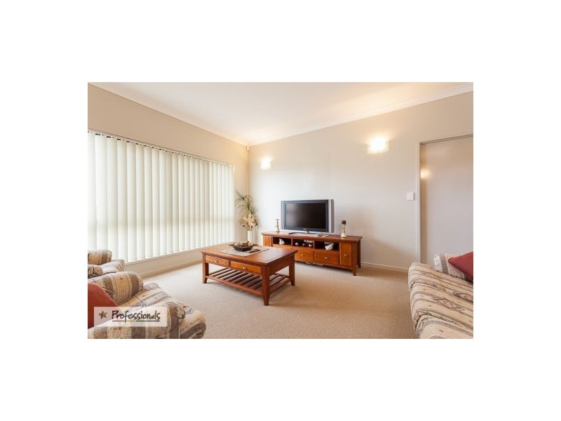 16 Poynter Street, Redland Bay QLD 4165