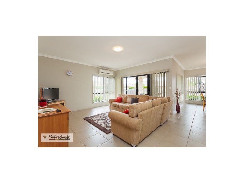 16 Poynter Street, Redland Bay QLD 4165