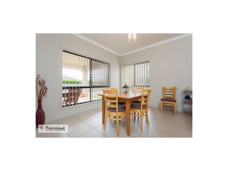 16 Poynter Street, Redland Bay QLD 4165