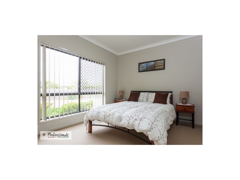 16 Poynter Street, Redland Bay QLD 4165