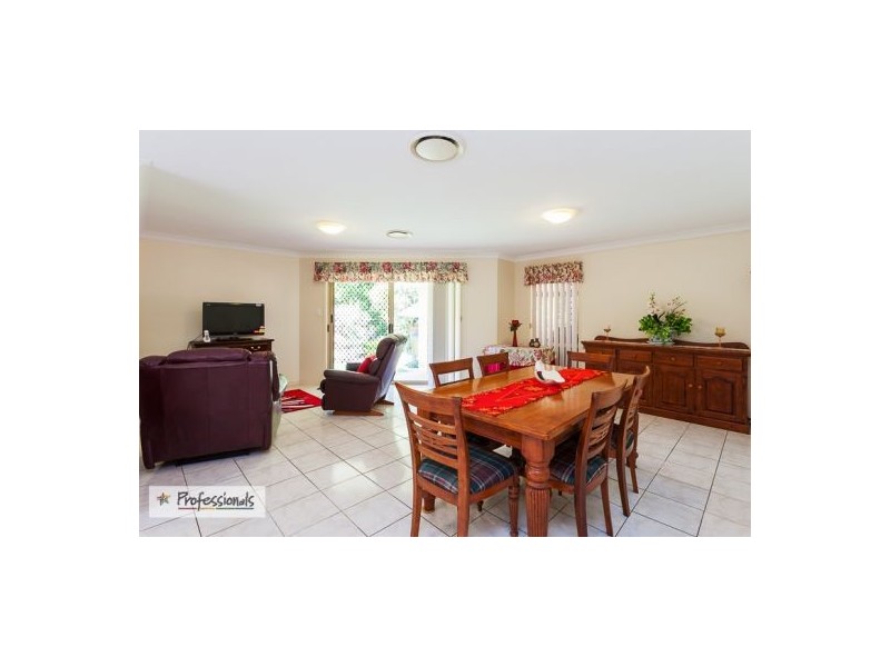 2 Habitat Drive, Redland Bay QLD 4165