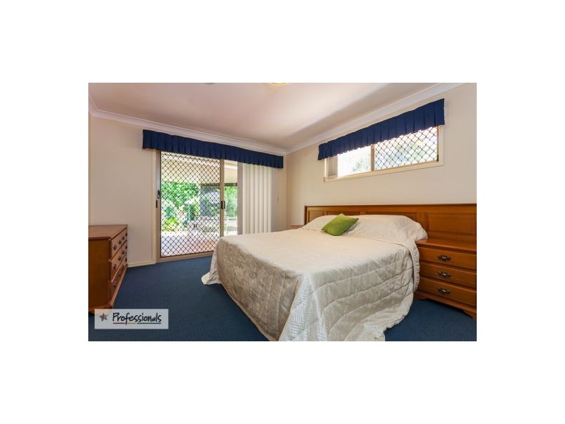 2 Habitat Drive, Redland Bay QLD 4165