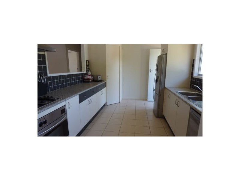 9 Court Street, Ormiston QLD 4160