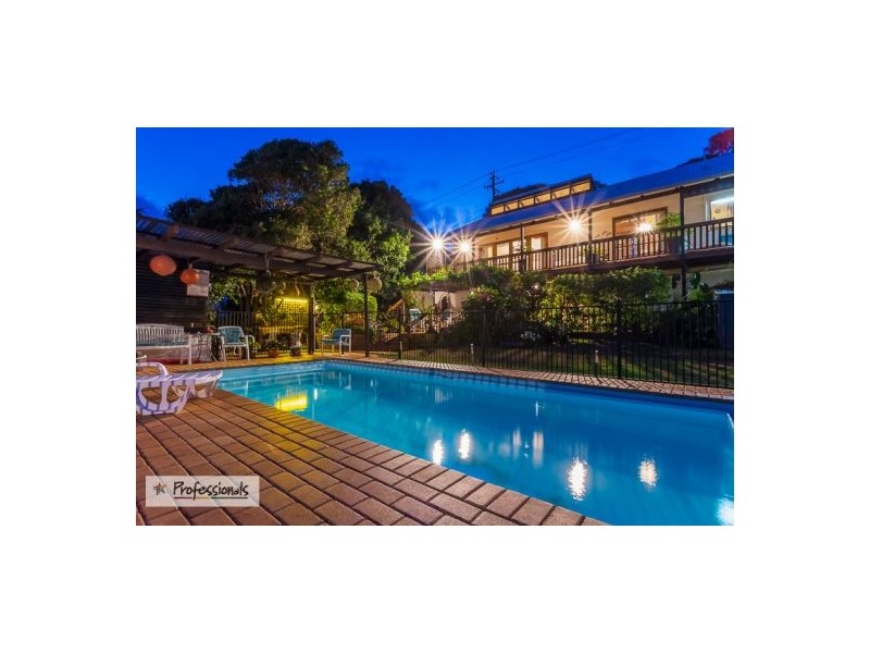 99 Shore Street North, Cleveland QLD 4163