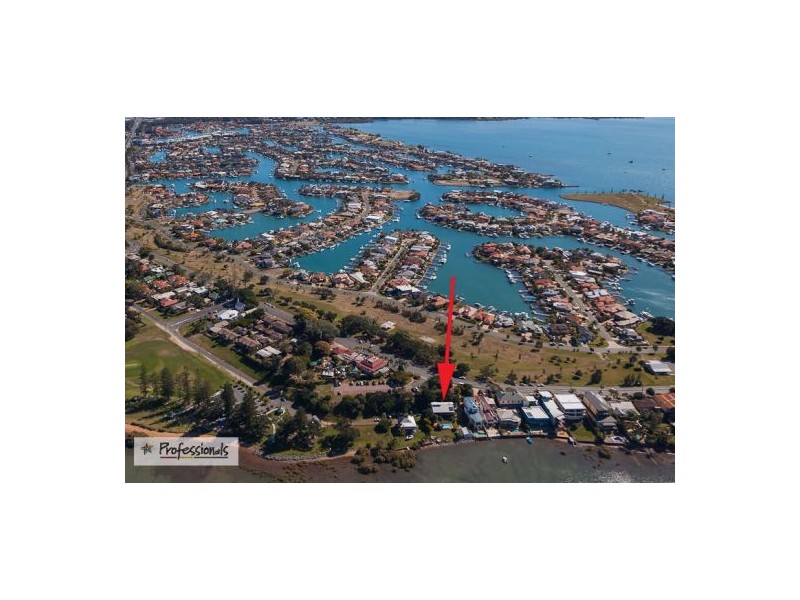 99 Shore Street North, Cleveland QLD 4163