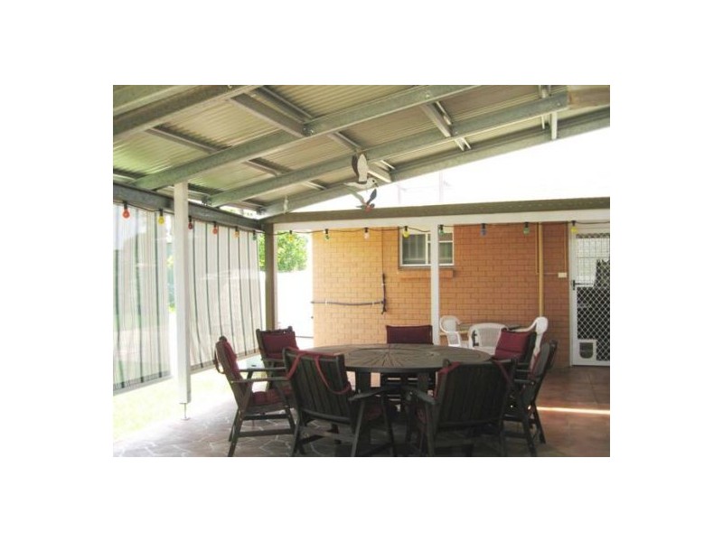 25 Rossinton Street, Birkdale QLD 4159