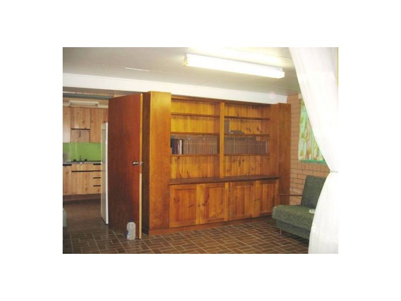 25 Rossinton Street, Birkdale QLD 4159