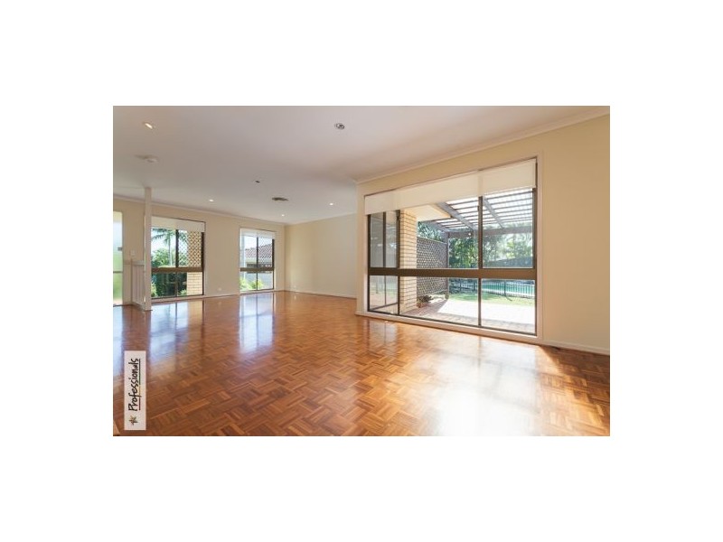 4 St Helena Court, Cleveland QLD 4163