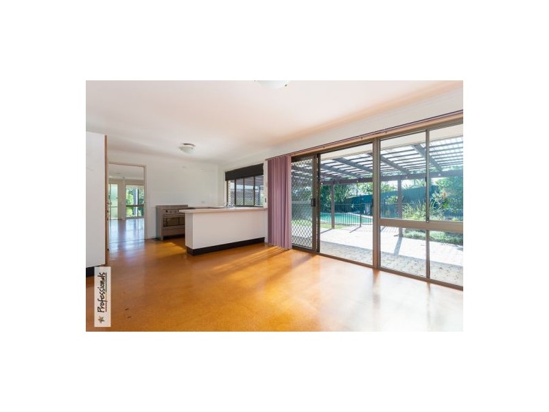 4 St Helena Court, Cleveland QLD 4163