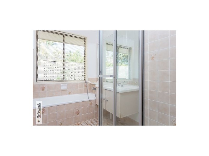 4 St Helena Court, Cleveland QLD 4163