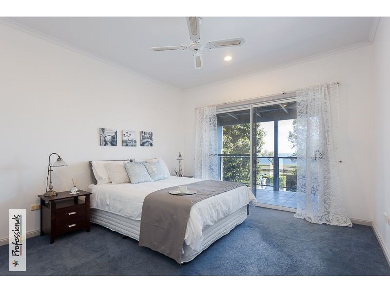 5 Orana Esplanade, Victoria Point QLD 4165