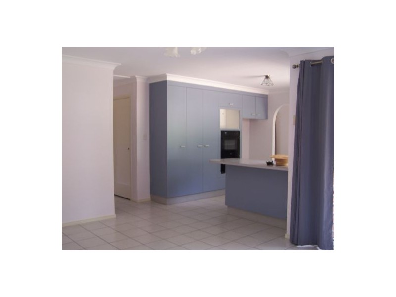 70 Sunshine Drive, Cleveland QLD 4163