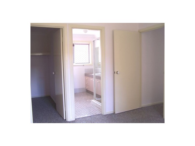 70 Sunshine Drive, Cleveland QLD 4163