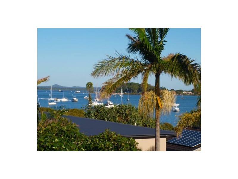 8 Finuge Court, Victoria Point QLD 4165
