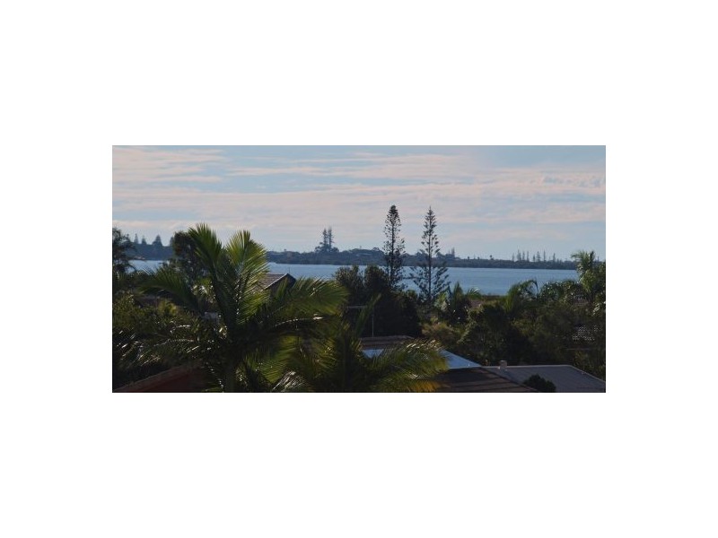 8 Finuge Court, Victoria Point QLD 4165