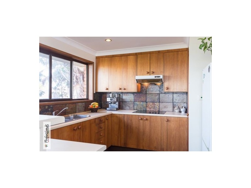 8 Finuge Court, Victoria Point QLD 4165