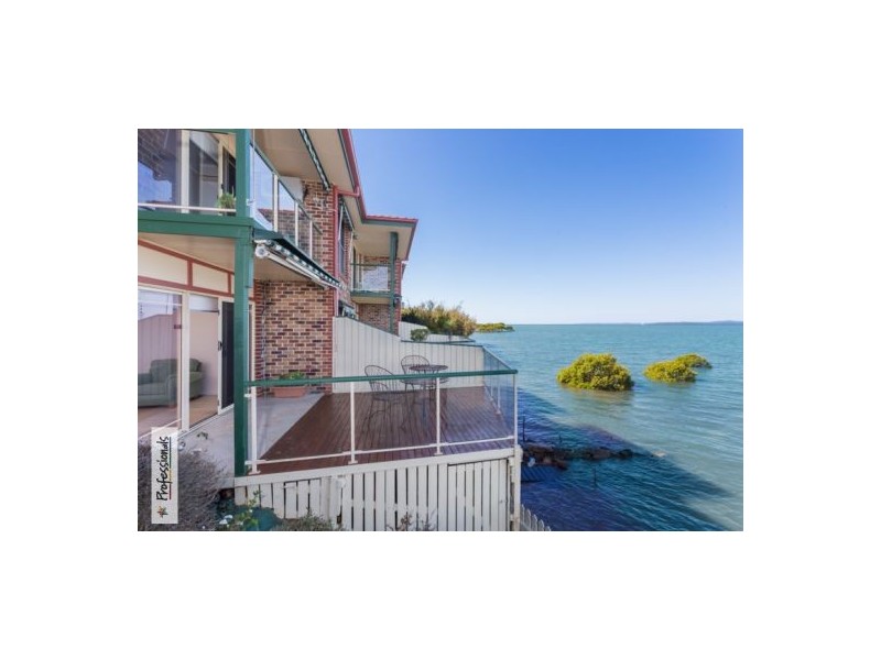 No 5 “Norfolk Pines” 127 Shore Street North, Cleveland QLD 4163