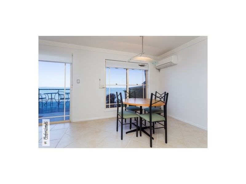 No 5 “Norfolk Pines” 127 Shore Street North, Cleveland QLD 4163