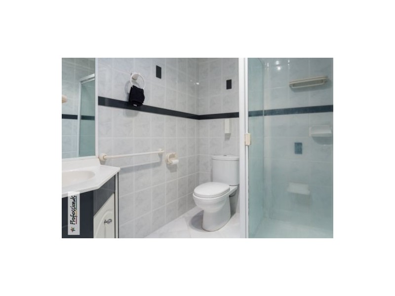 No 5 “Norfolk Pines” 127 Shore Street North, Cleveland QLD 4163