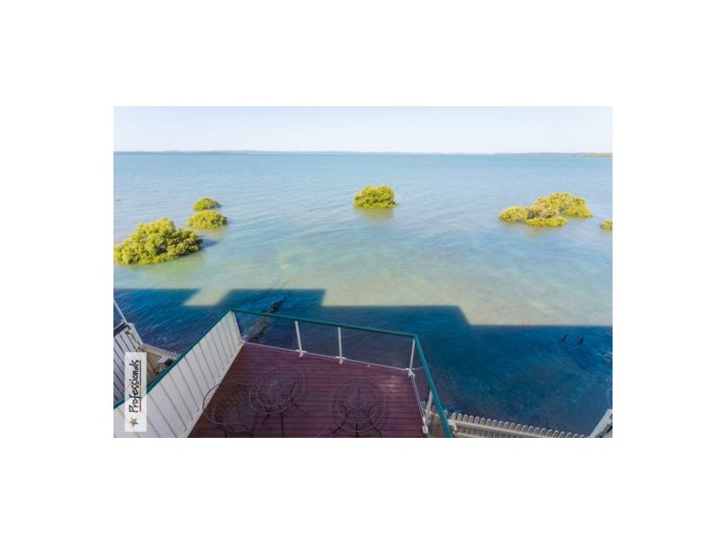 No 5 “Norfolk Pines” 127 Shore Street North, Cleveland QLD 4163