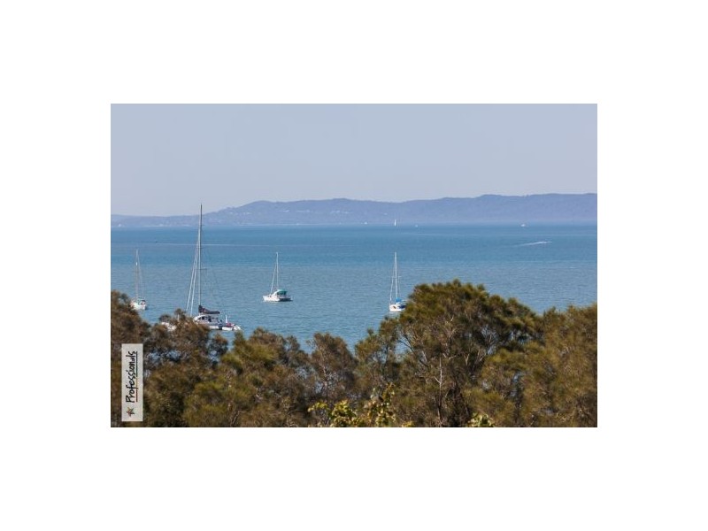 12-16 Wilson Esplanade, Redland Bay QLD 4165