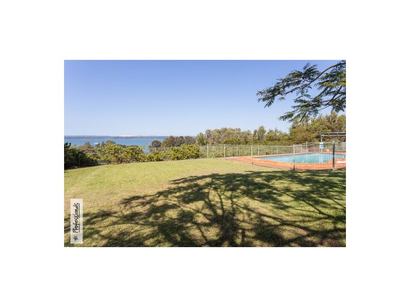 12-16 Wilson Esplanade, Redland Bay QLD 4165