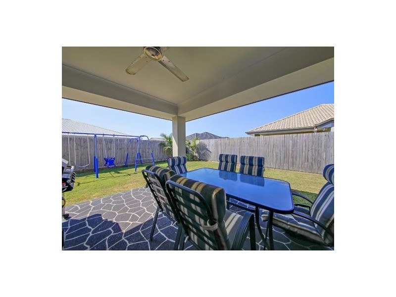 7 Estuary Avenue, Victoria Point QLD 4165