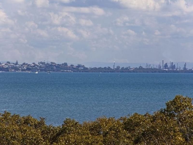 222 Main Road, Wellington Point QLD 4160