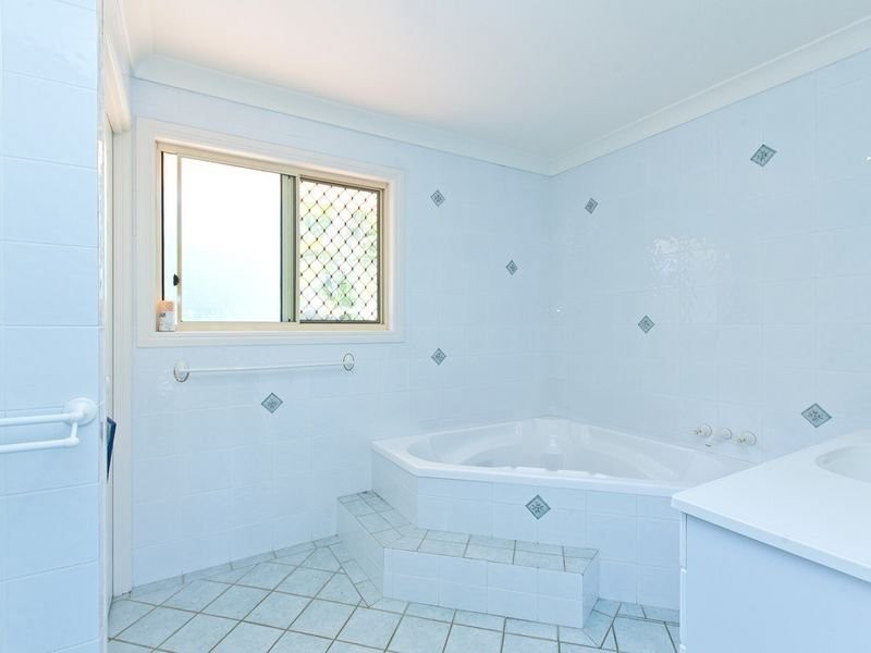 4 Tolson Tce, Ormiston QLD 4160