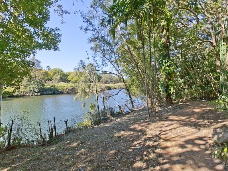 84 Bray Road, Lawnton QLD 4501