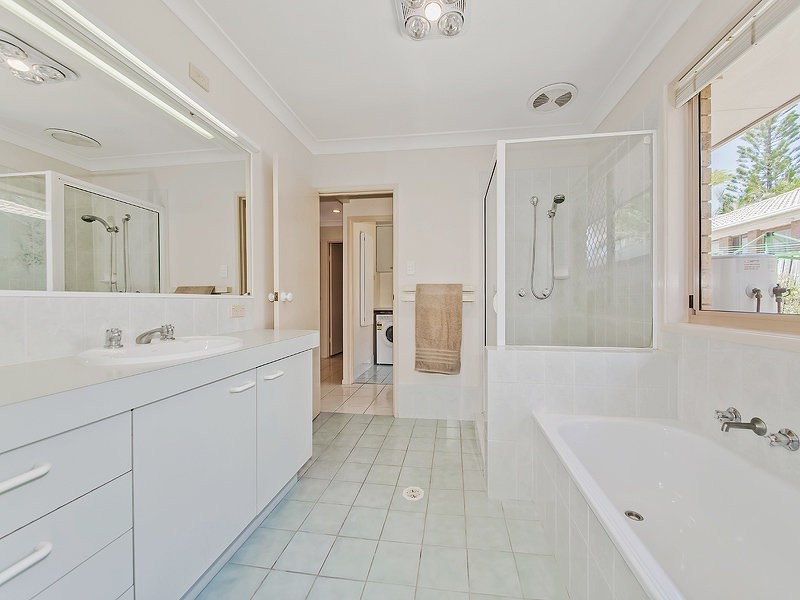 1 Champagne Crescent, Thornlands QLD 4164