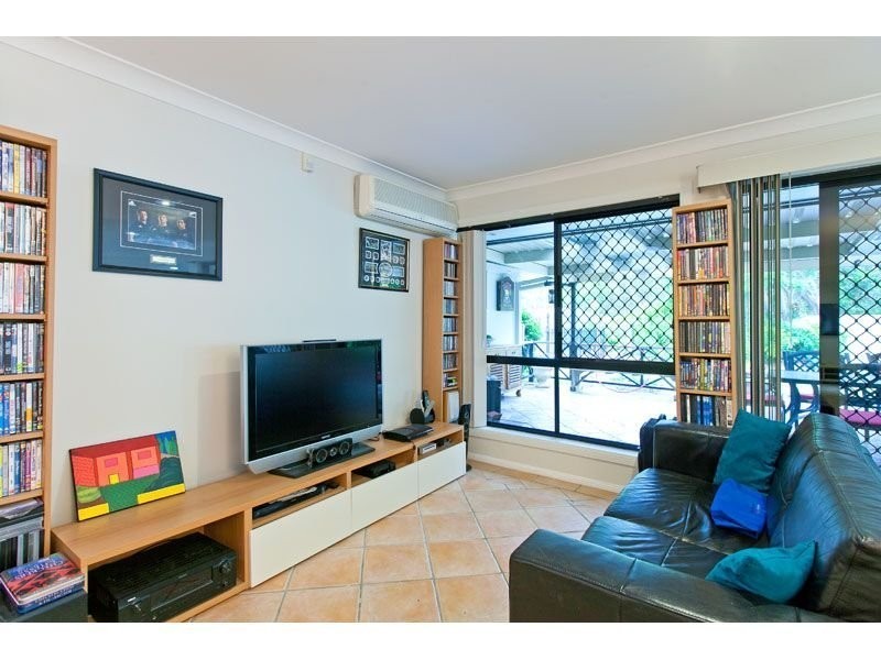 24 Lawn Terrace, Capalaba QLD 4157