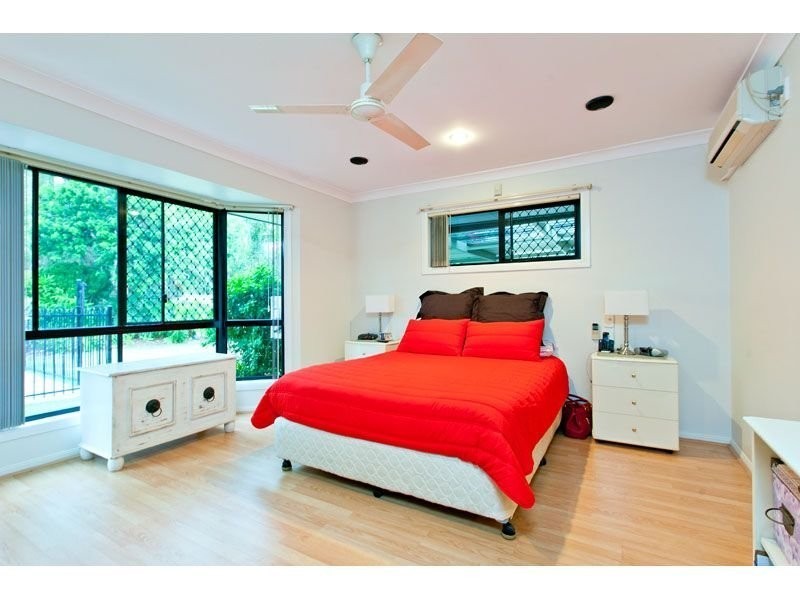 24 Lawn Terrace, Capalaba QLD 4157