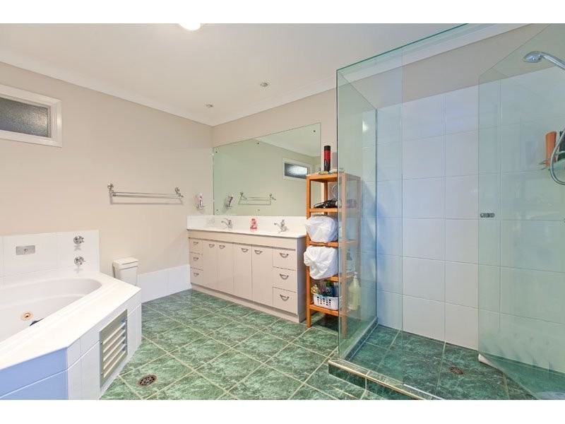 24 Lawn Terrace, Capalaba QLD 4157