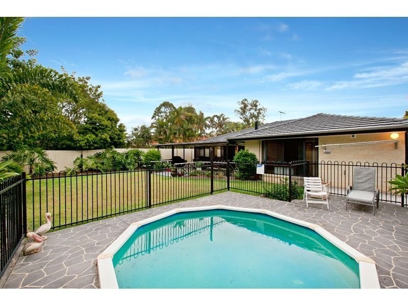 24 Lawn Terrace, Capalaba QLD 4157